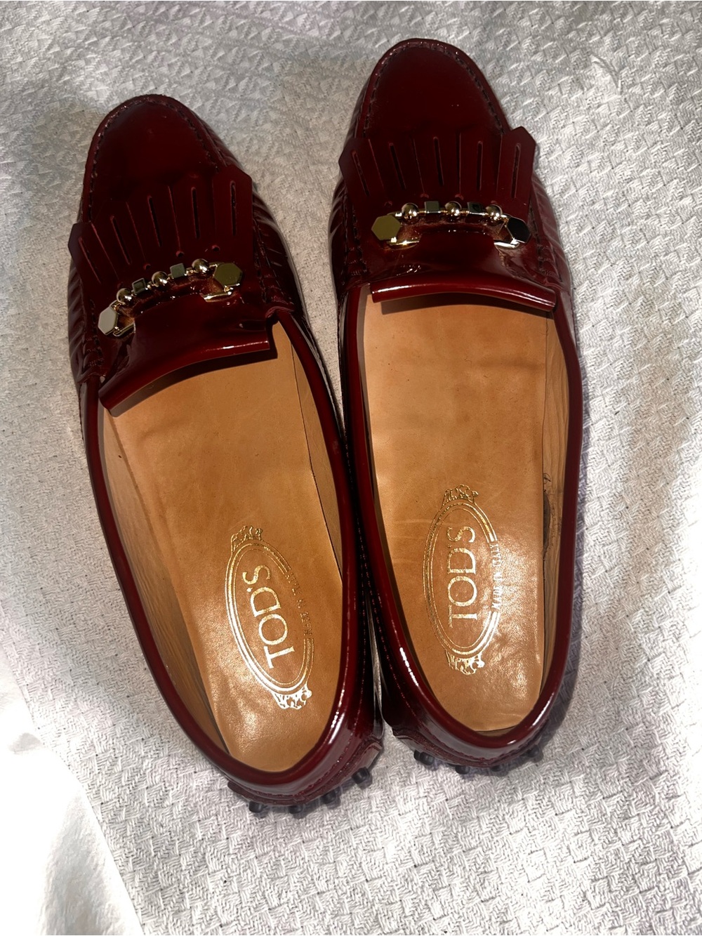 TOD'S Women's Dark Burgundy Patent Loafers with Chain sz 42/11 - Picture 3 of 3
